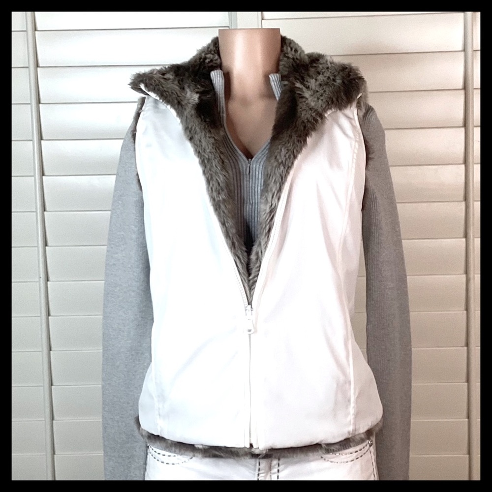 KRISIN BLAKE Reversible Faux Fur Vest - Picture 6 of 12